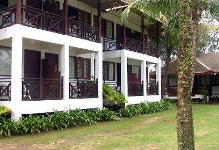 Duta Sands Beach Resort Kuantan Exterior foto